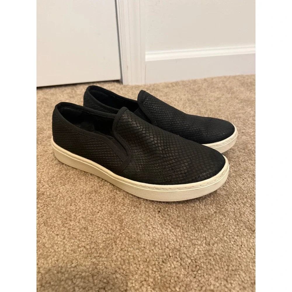 Sofft Somers Slip On Sneakers Womens 7.5 Black Snakeskin Leather Casual Flat
